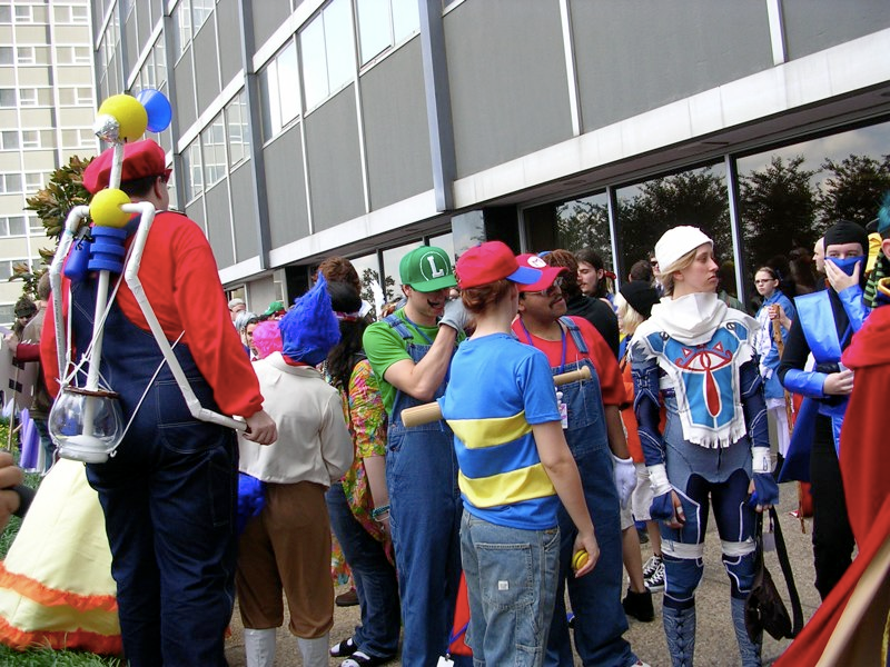 Illustration for article titled Video Game Cosplay Record Brutally Beaten